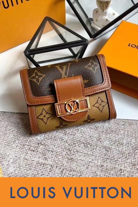 جزدان - Louis Vuitton / شامل علبة